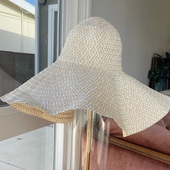 Packable beach hat - Picture 3 of 3